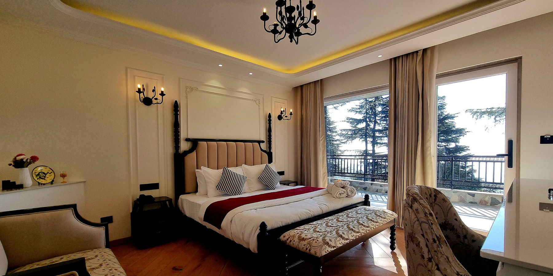 Kalatop pine forest trail near Akasa Dalhousie